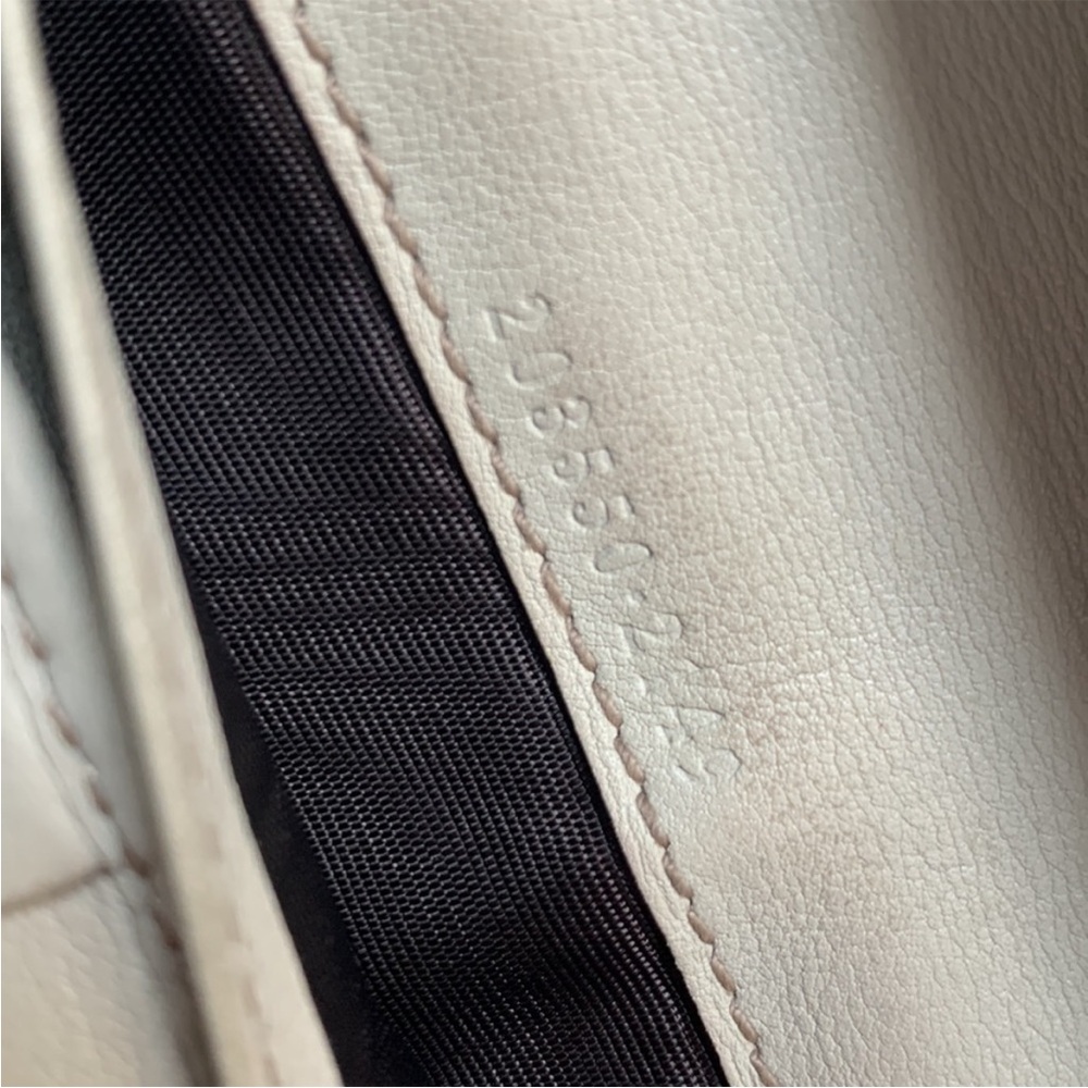 Gucci • Authentic GG Guccissima Cream Leather Bifold Long Wallet - Picture 9 of 10